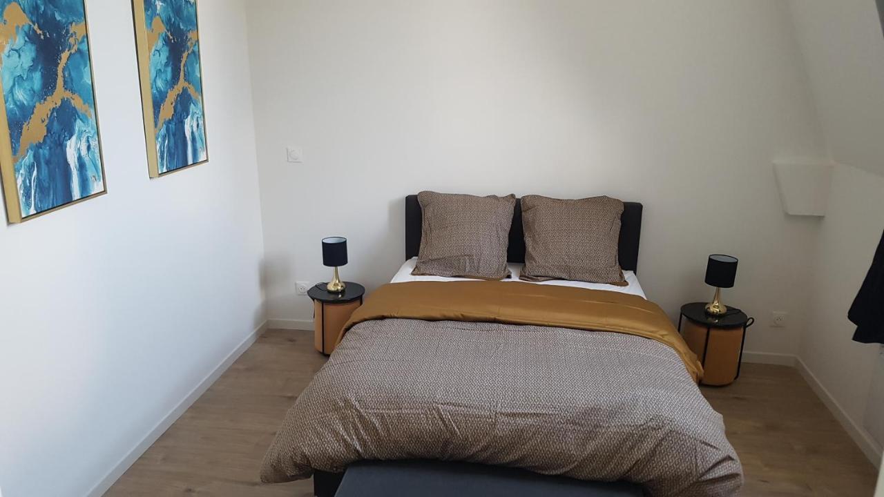 Апартаменты L'Aurore Doree, Duplex Renove - Parking Prive - Wifi Gratuit Сен-Кантен Экстерьер фото